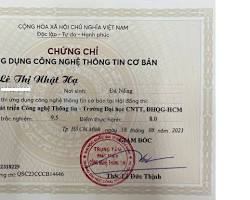 Hình ảnh về Nhóm học viên nhận chứng chỉ tin học