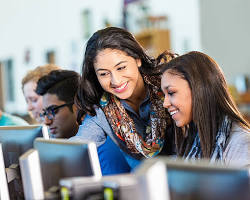 Hình ảnh về Computer lab with students studying