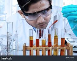 Hình ảnh về Students in a pharmacy lab doing experiments